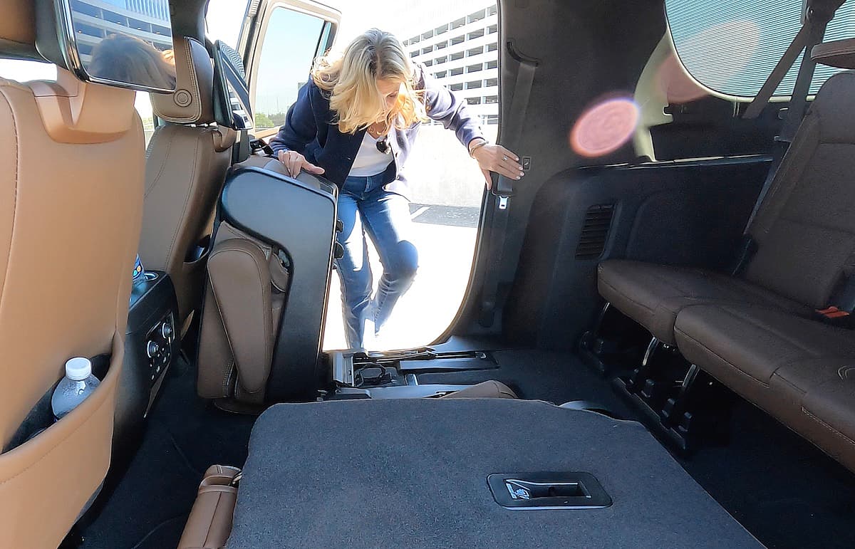 Accessing The 3Rd Row Of The Chevrolet Suburban
