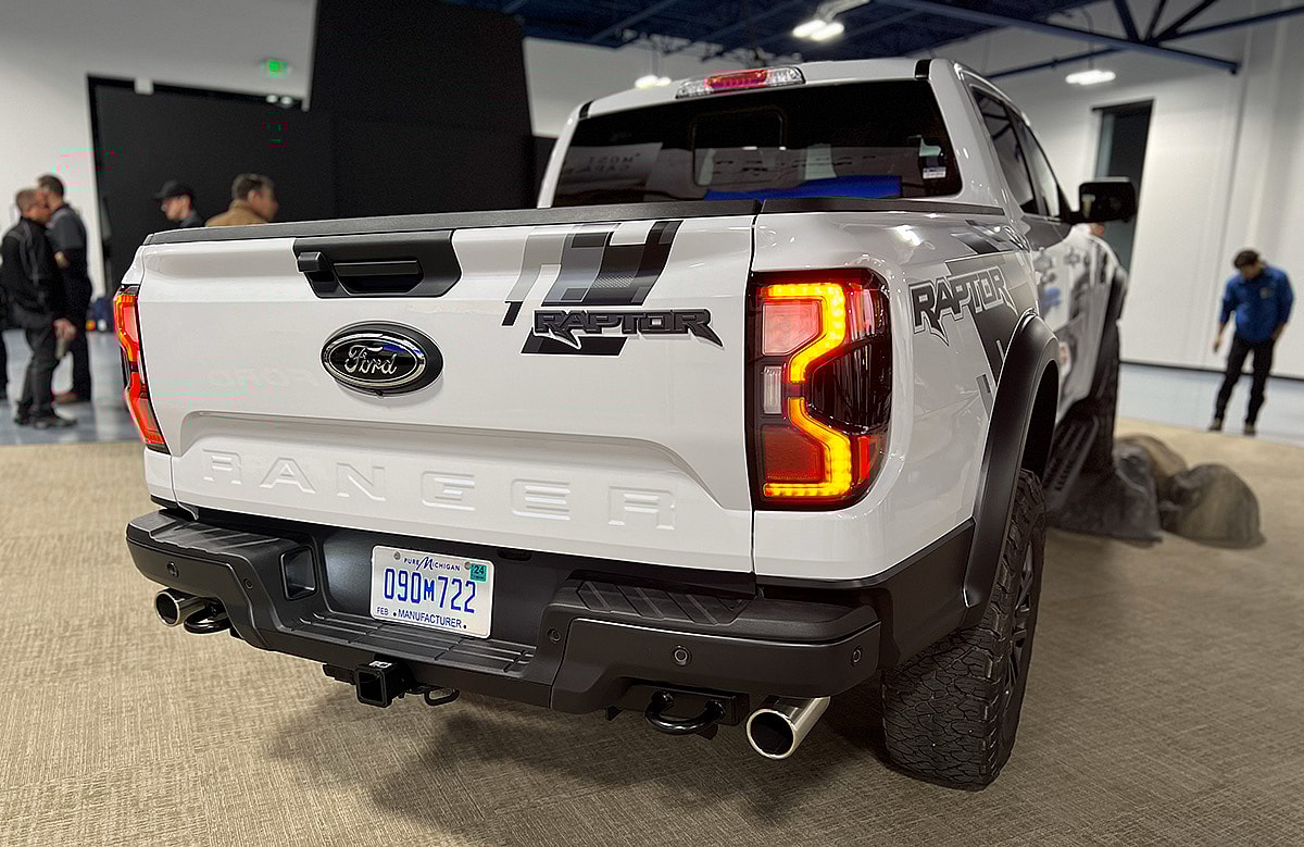 The 2024 Ford Ranger Raptor: When a Pickup Truck is Meant to Make You Feel Alive 3 Ford Ranger Raptor