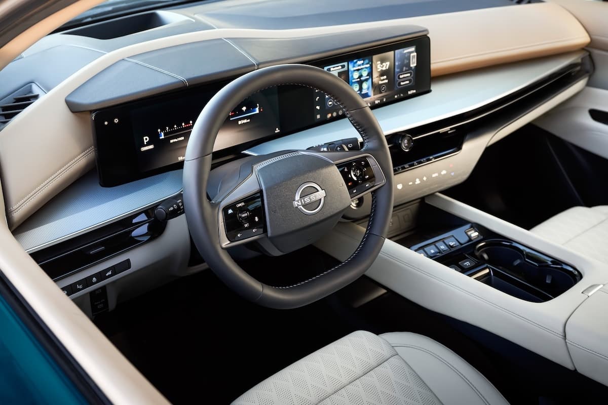 2025 Nissan Murano Steering Wheel And Screens
