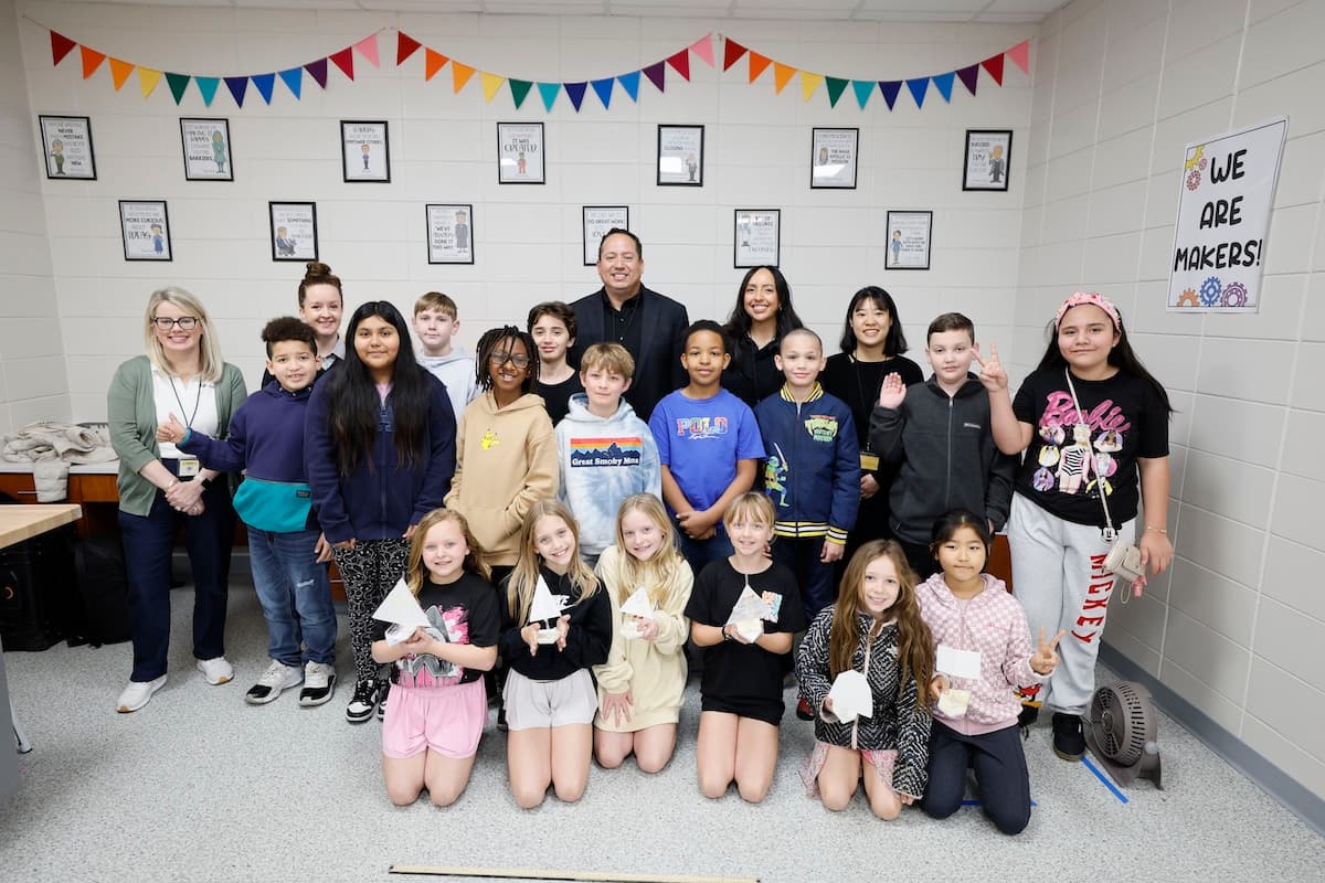 More Than Cars: How Hyundai is Fueling Kids, Colleges and Communities 3 Hyundai Strengthens Education Initiatives In Coastal Georgia