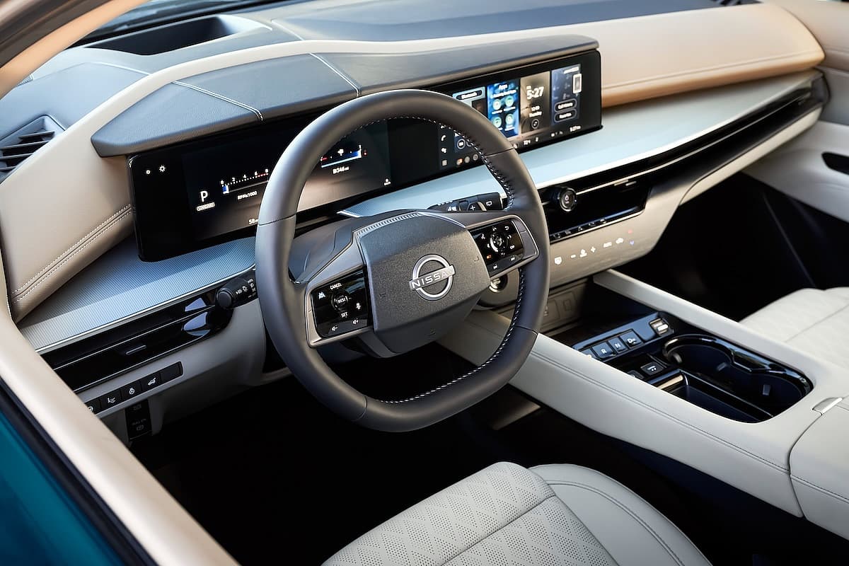 2025 Nissan Murano Steering Wheel And Screens