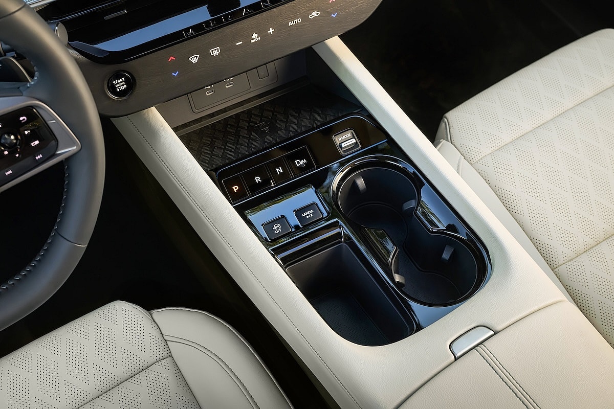 2025 Nissan Murano Center Console