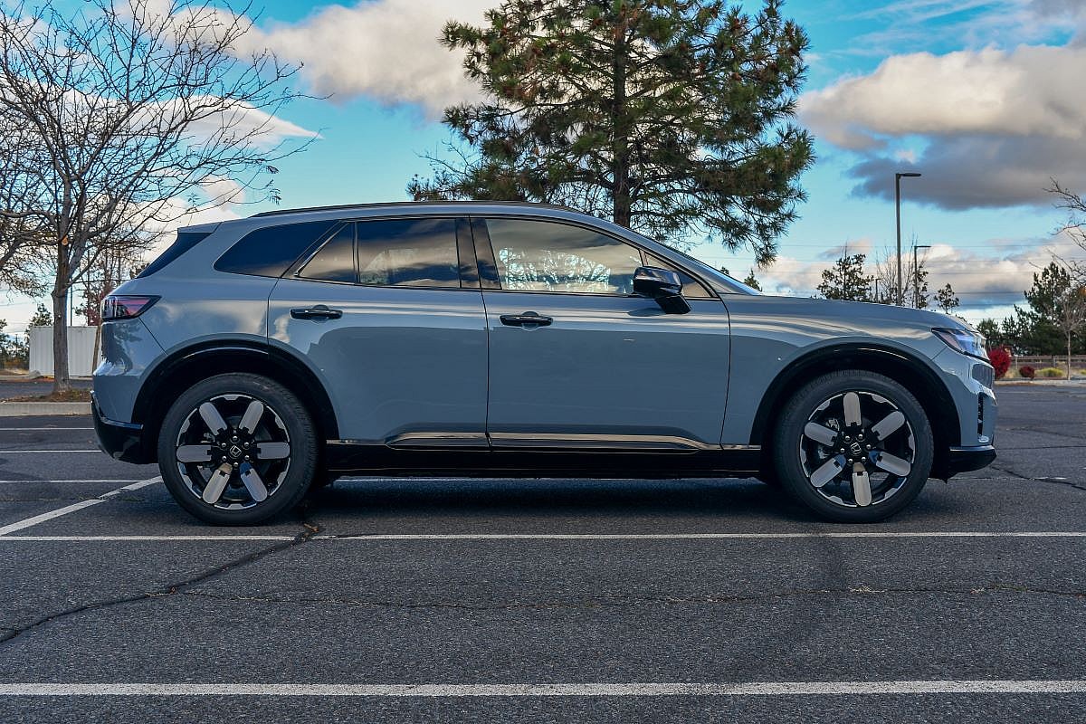 The Side Profile Of The 2024 Honda Prologue