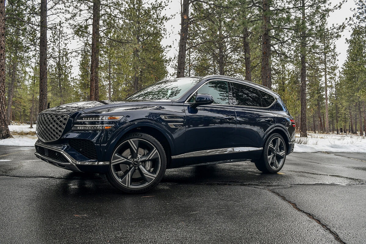 The Side Of The 2025 Genesis Gv80