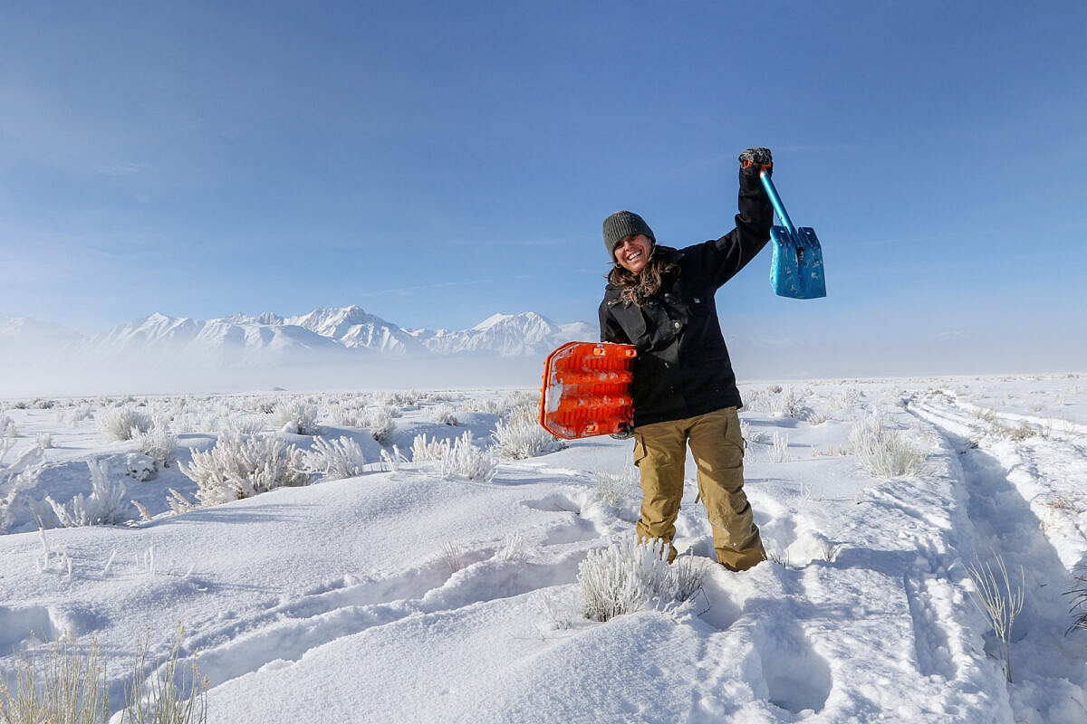 Nicole Digging In The Snow