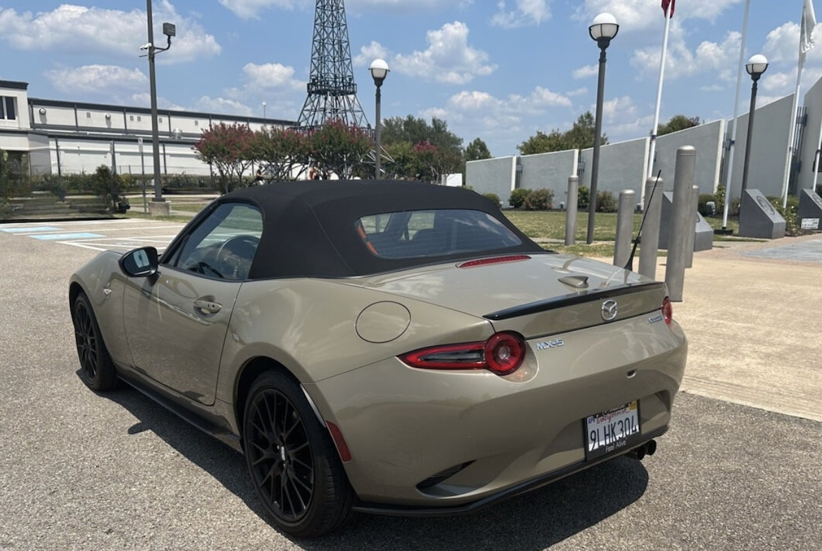 2024 Mazda Mx-5 Miata Rear View To Up