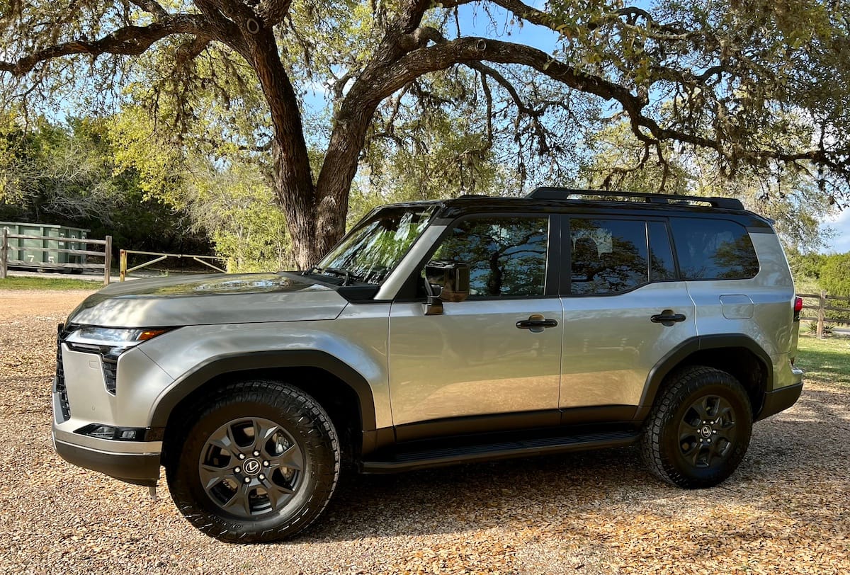 Classic proportions define the 2024 Lexus GX Overtrail Edition