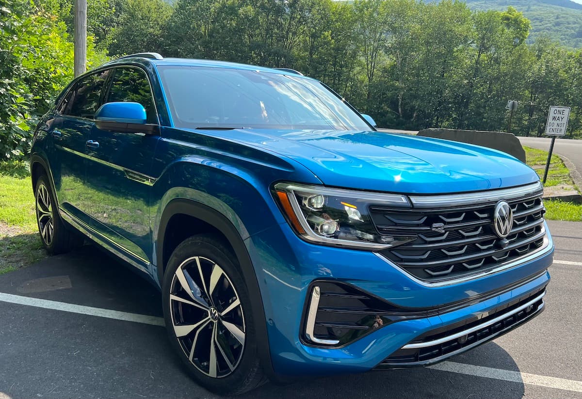 Which Volkswagen SUV is Right for You? Here's How the VW Atlas, Atlas Cross Sport, Tiguan and Taos Line Up 10 The Cross Sport Has An Updated Look For 2024