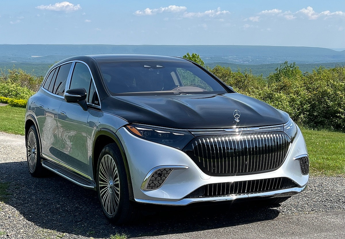 The 2024 Mercedes-Maybach Eqs 680