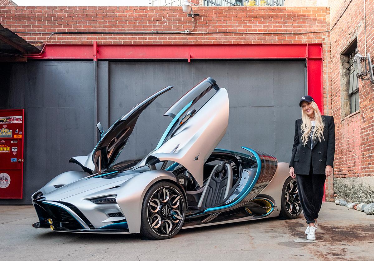 Supercar Blondie