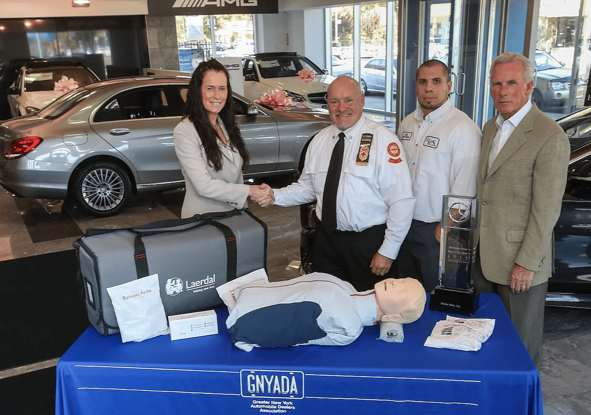 Helms Bros. Suzanne Cochrane International Women