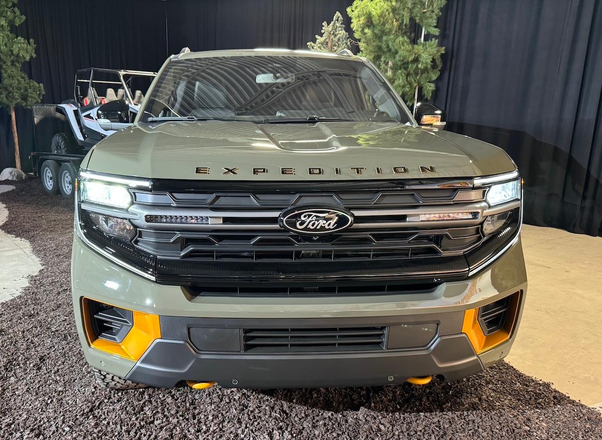 The 2025 Ford Expedition Tremor Has Off-Roading Light Bars Built Into The Grille