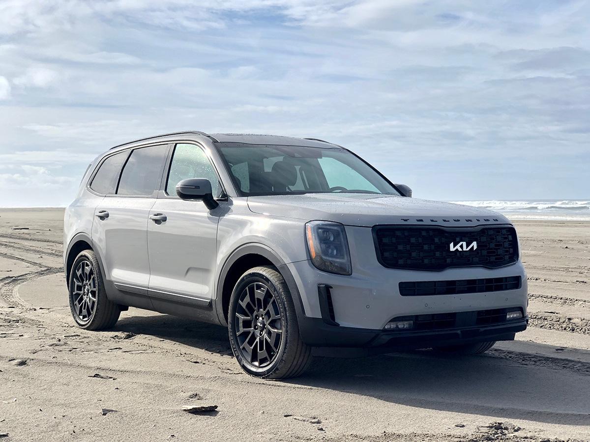 Taylor Swift and Travis Kelce's Getaway Cars—And Alternatives That'll Fit Any Budget 7 8-Passenger Suvs