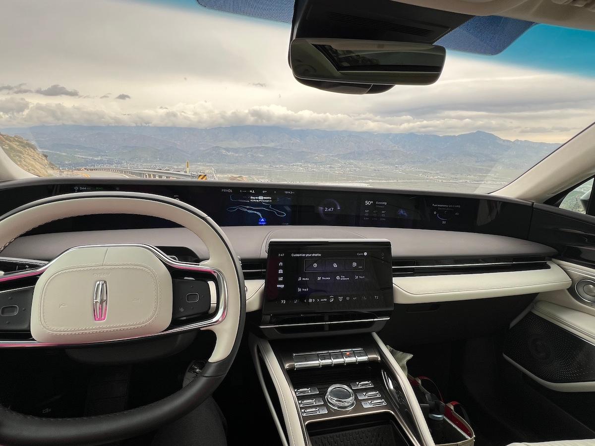 The Coast To Coast Screen In The 2024 Lincoln Nautilus