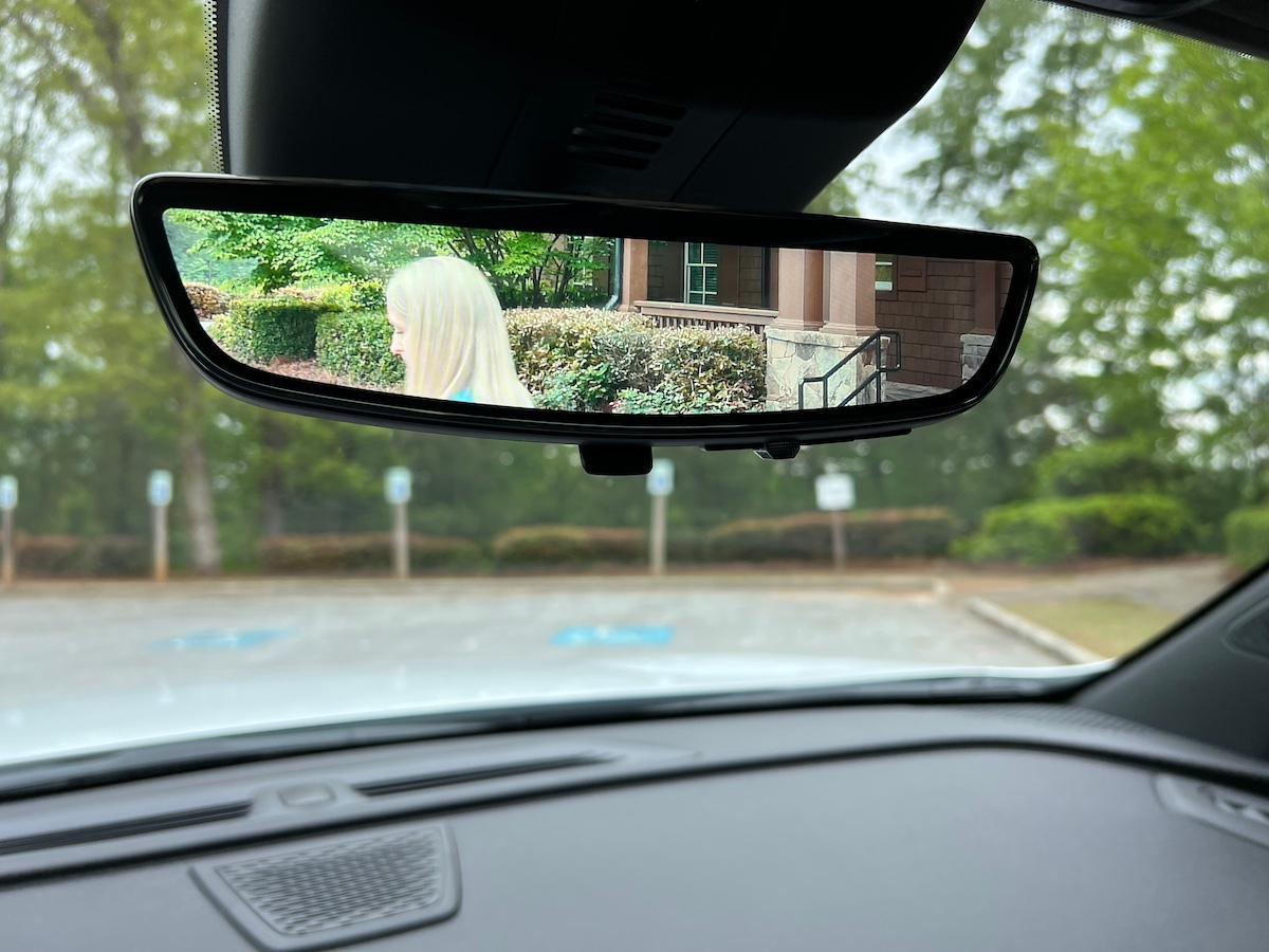 The Digital Rear View Mirror In The Chevrolet Traverse