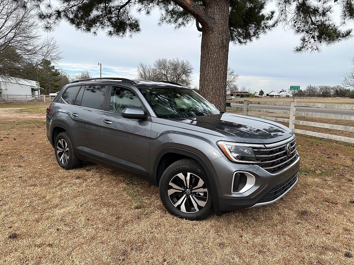 10 of the Best European Luxury SUVs, For Budgets from Thrifty to Luxe 4 2024 Volkswagen Atlas Se Luxury European Suvs Luxury Suv