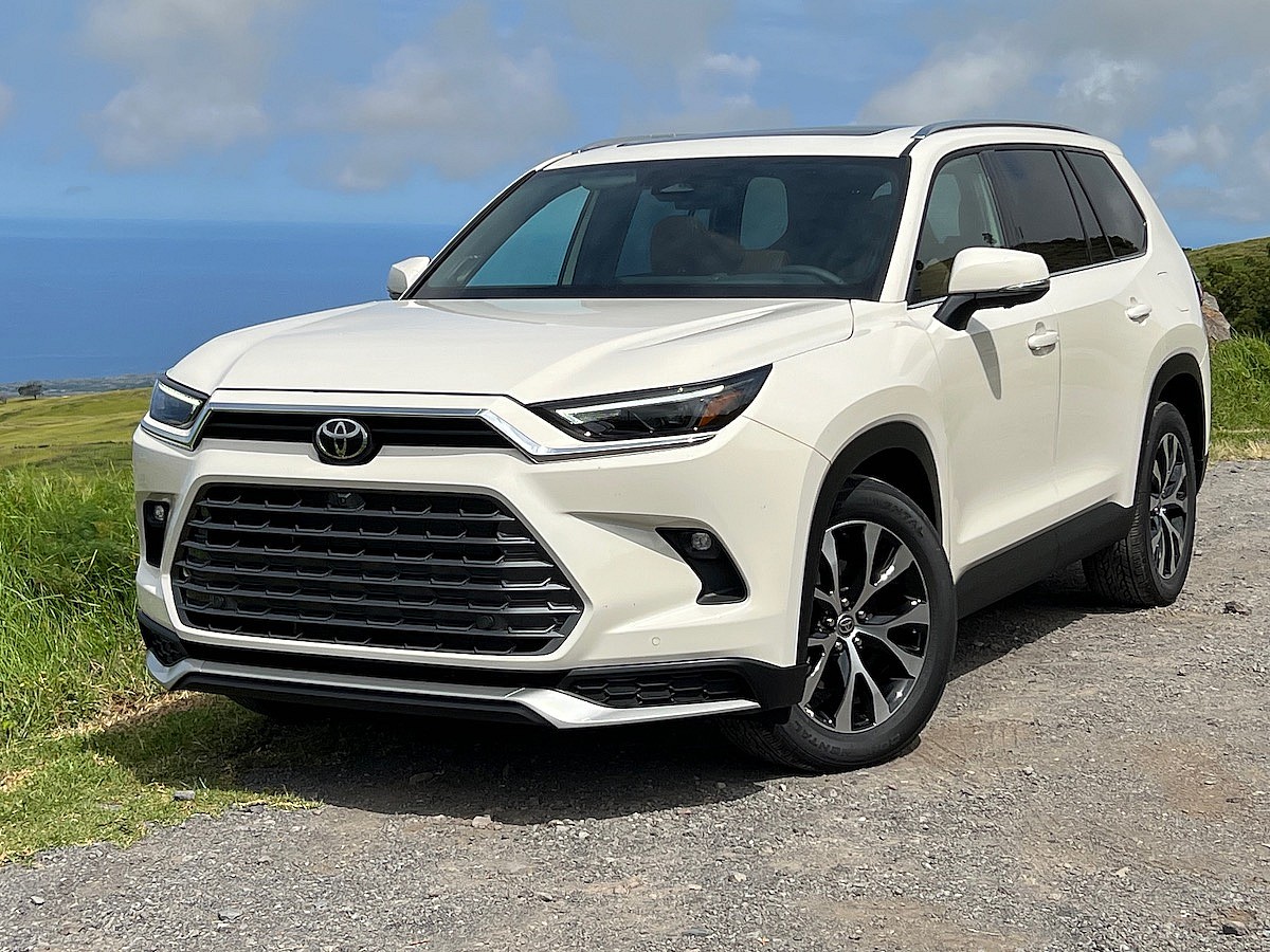 The Grand Highlander In White