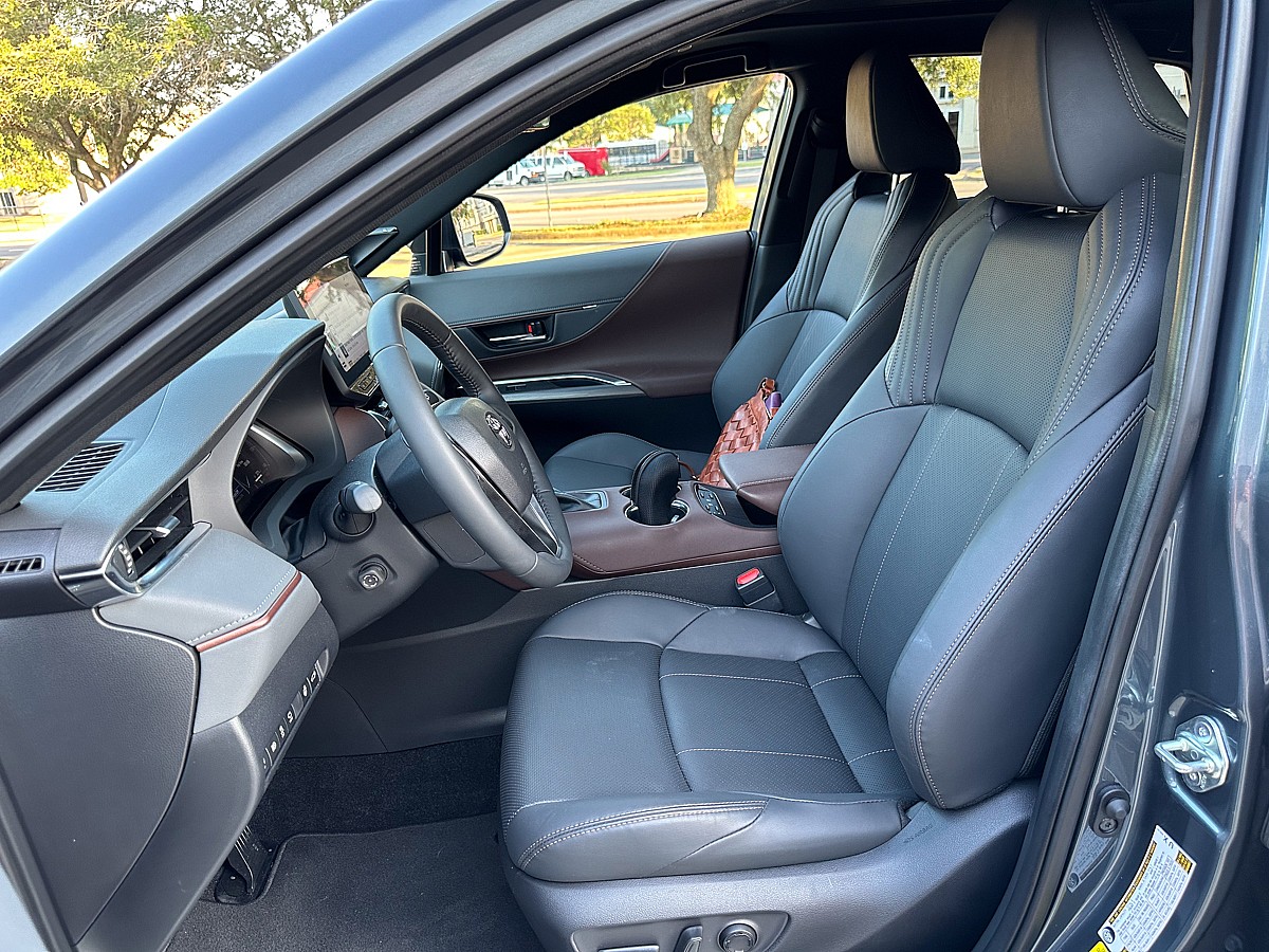 2023 Toyota Venza Interior