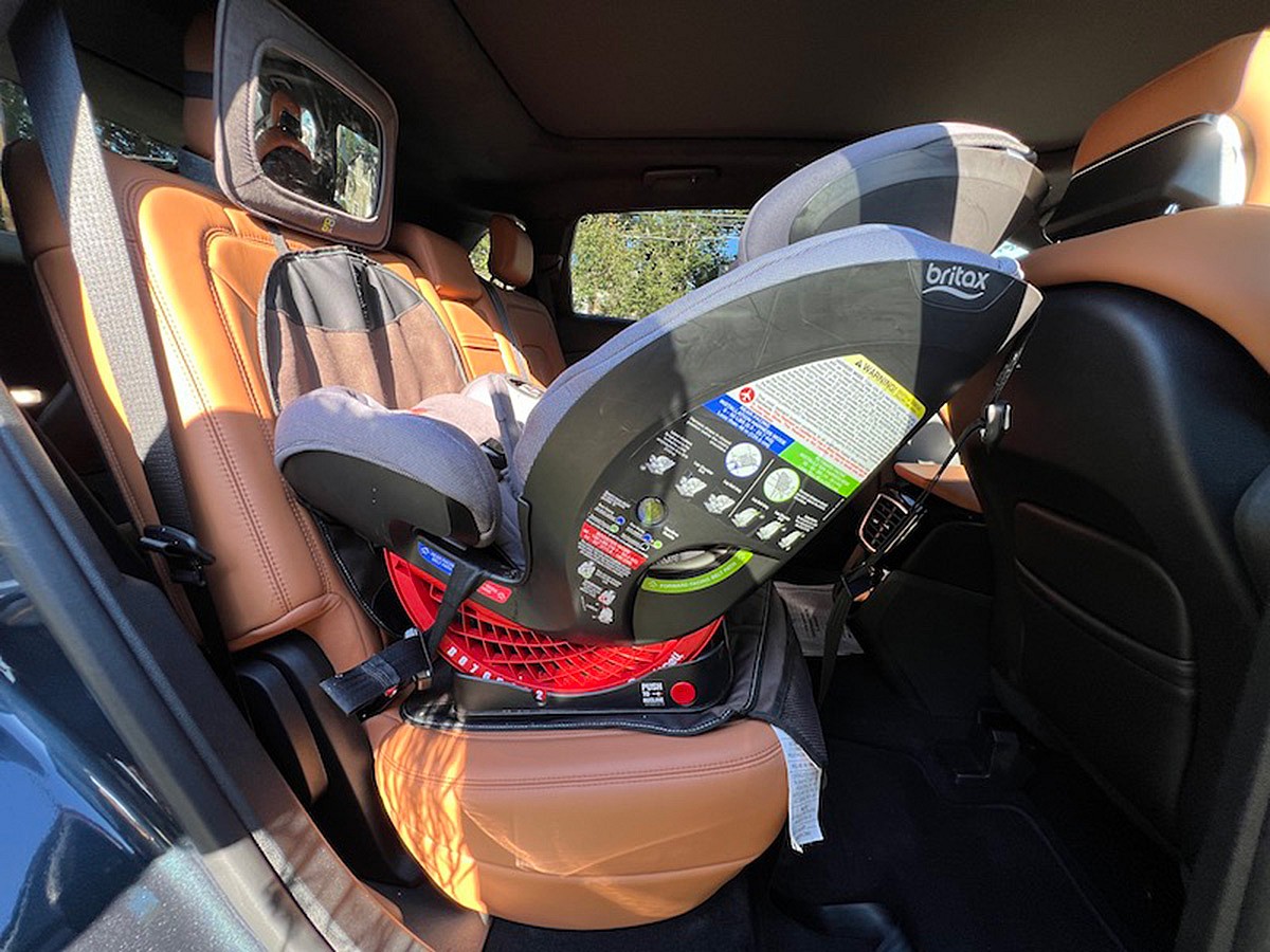 2023 Lincoln Nautilus Awd Black Label Rearfacing Car Seat Installation