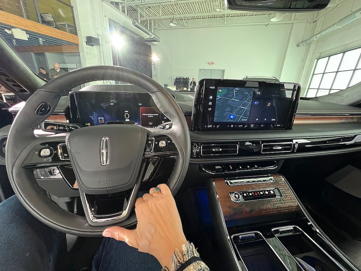 The Front Cabin Of The 2025 Lincoln Aviator