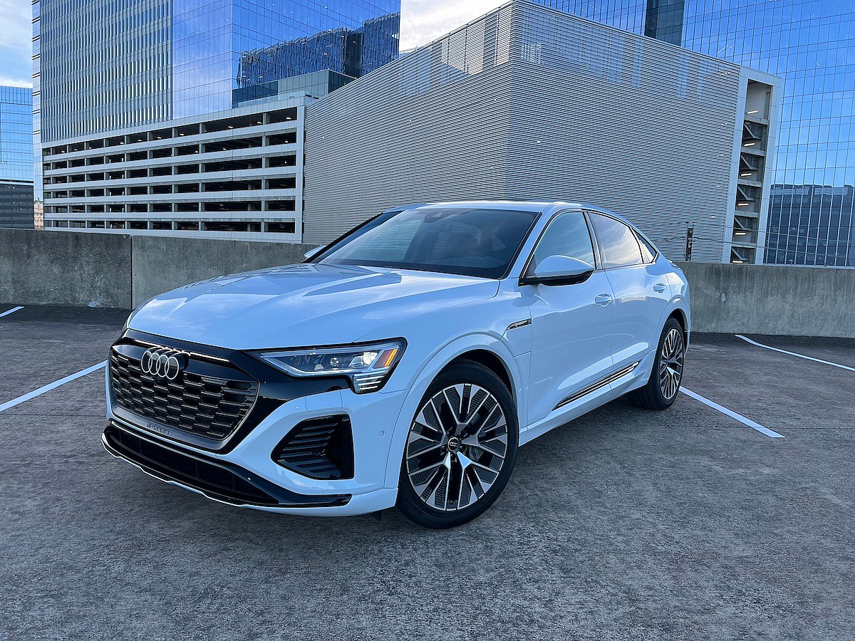 When 25 Women Test Drive Dream Cars, What Do They Choose? You Might Be Surprised. 3 2024 Audi Q8 E-Tron
