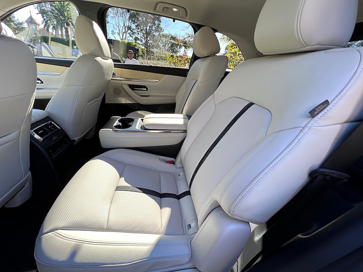 Green and Spacious: The Best 7-Seater Hybrid SUVs, From Luxury To Affordable 8 Hybrid Suvs 3-Row Suvs