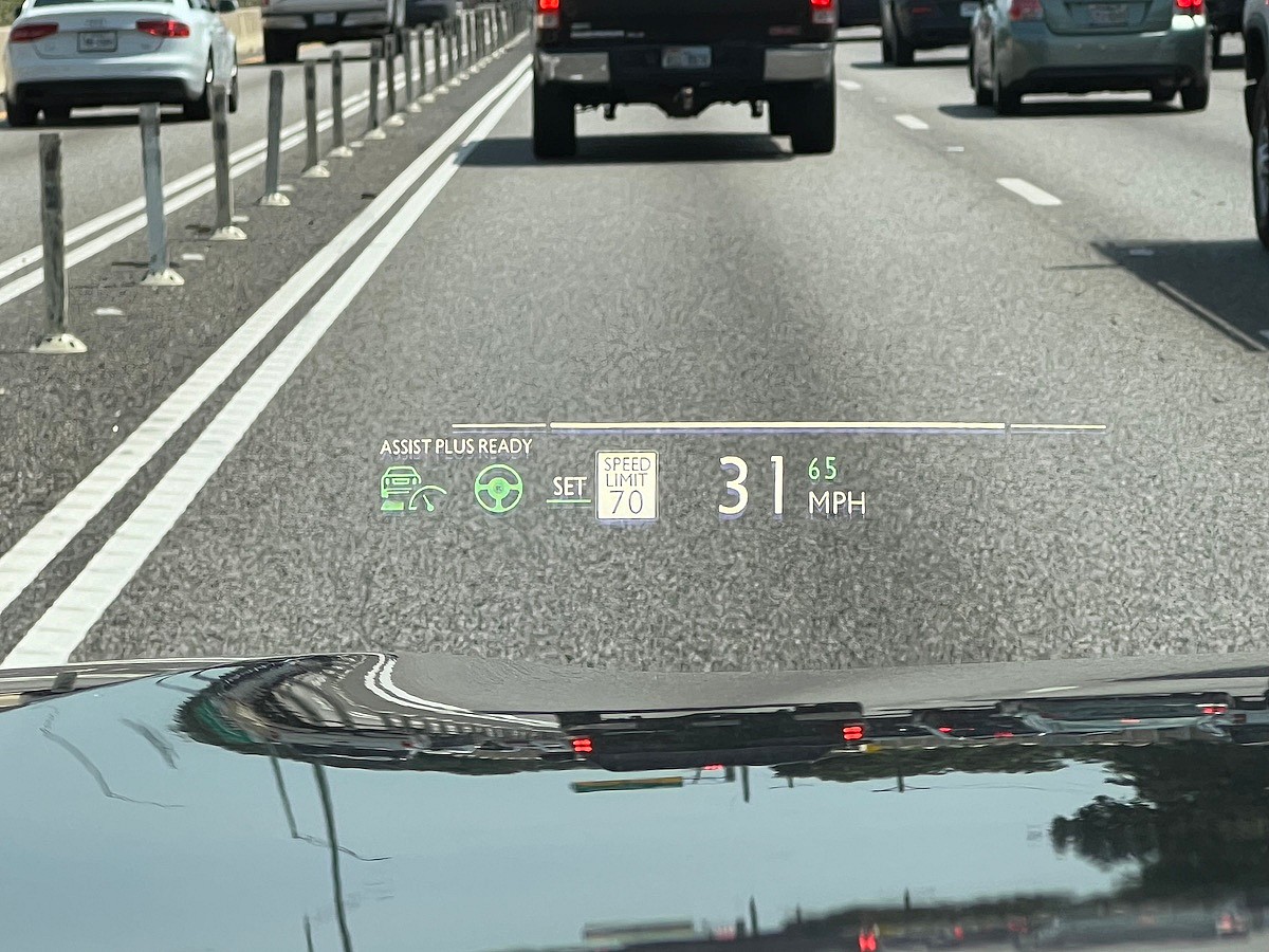 Head Up Display In The Rolls-Royce Spectre