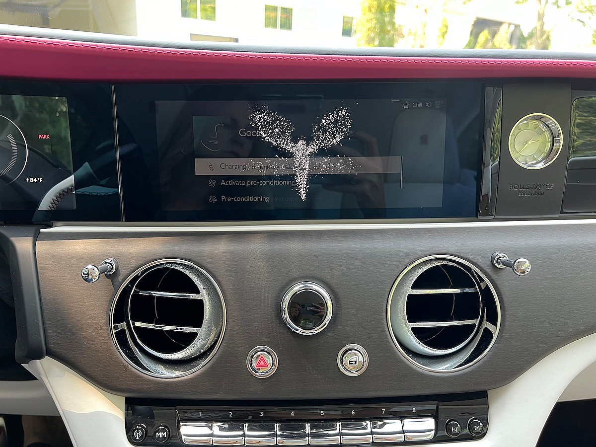 The Spirit Of Ecstasy Is Your Virtual Assistant In The Rolls-Royce Spectre