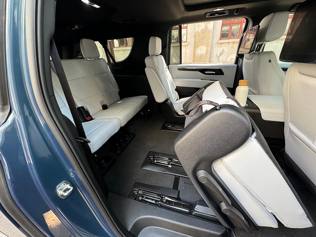 Rear Seat Access In The 2025 Chevrolet Suburban