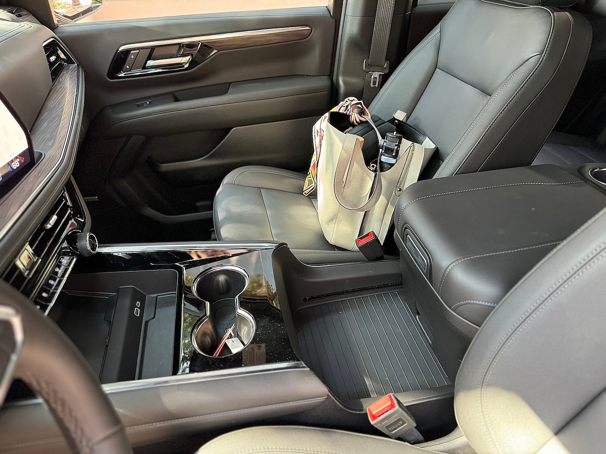 Chevrolet Tahoe Interior With Center Console Open
