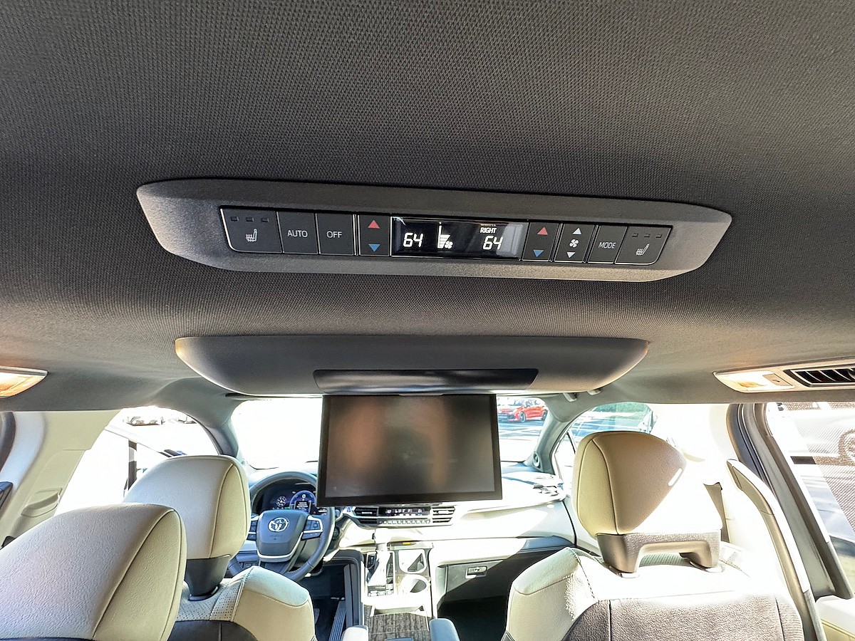 The 2025 Toyota Sienna Still Includes An Entertainment System Option