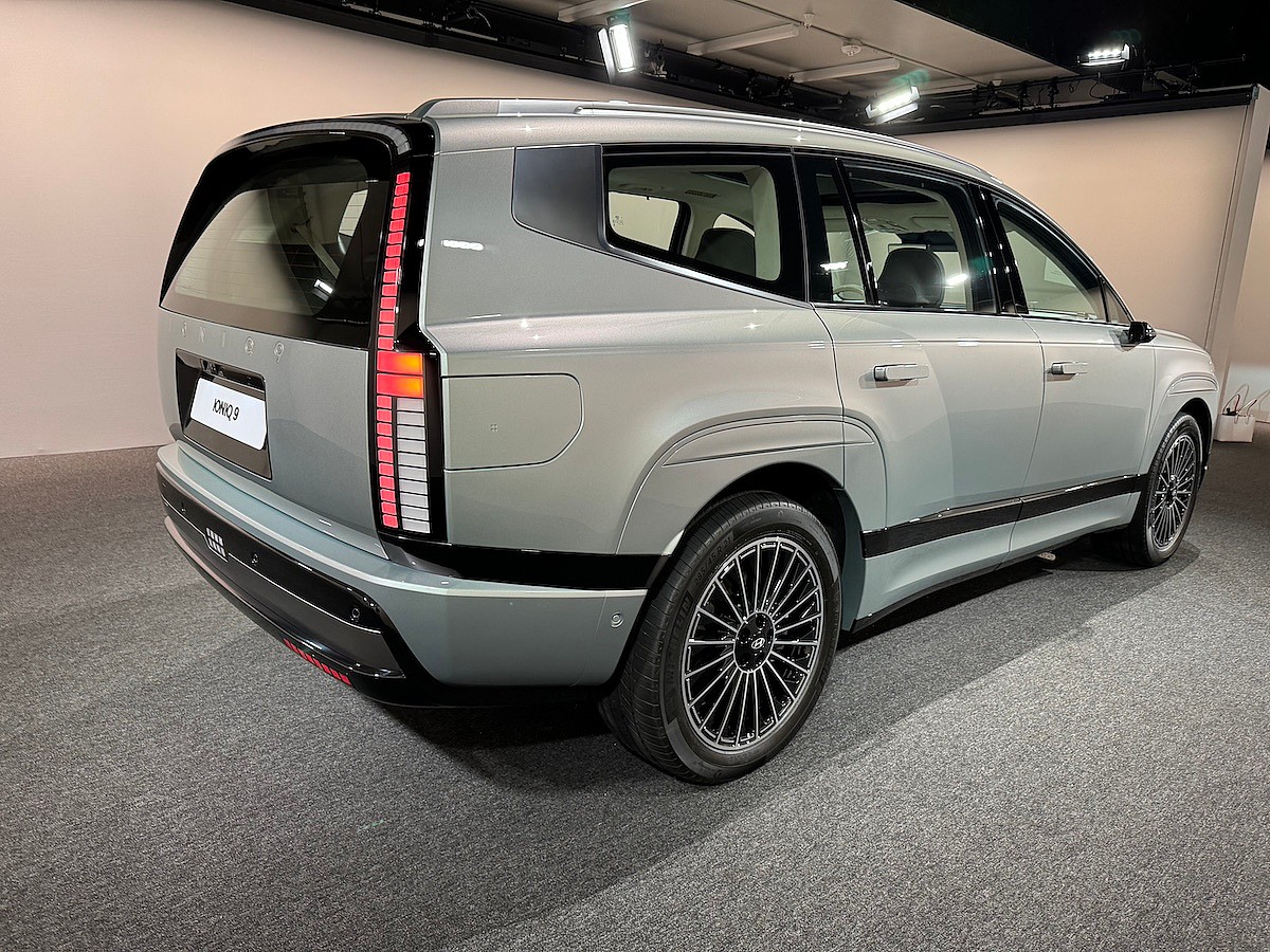 Rear 2025 Hyundai Ioniq 9