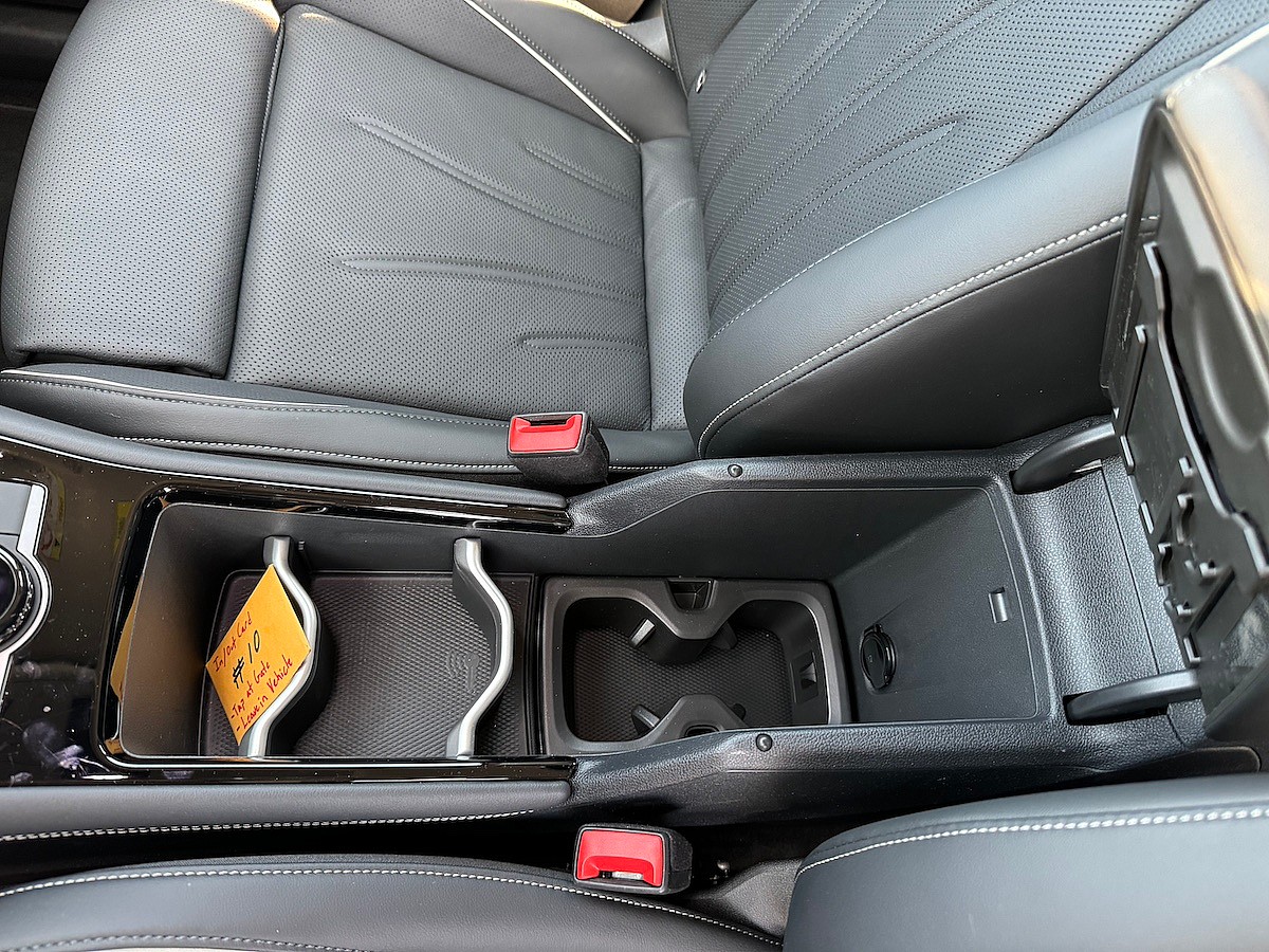 The Flexible Center Console In The 2025 Vw Tiguan
