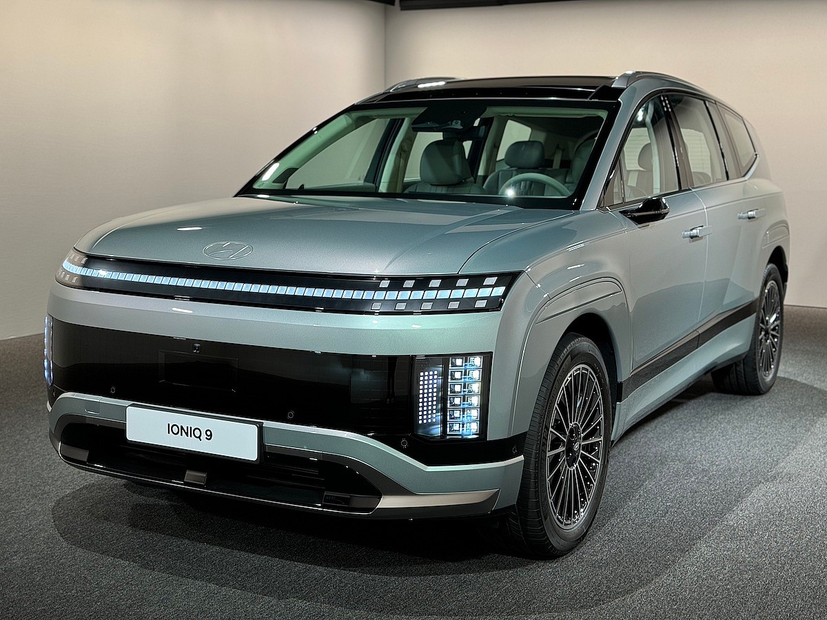 The Front End Of The 2025 Hyundai Ioniq 9