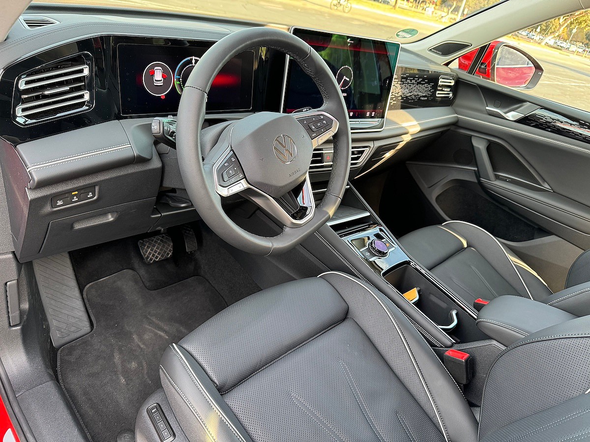 The Front Seat In The 2025 Vw Tiguan
