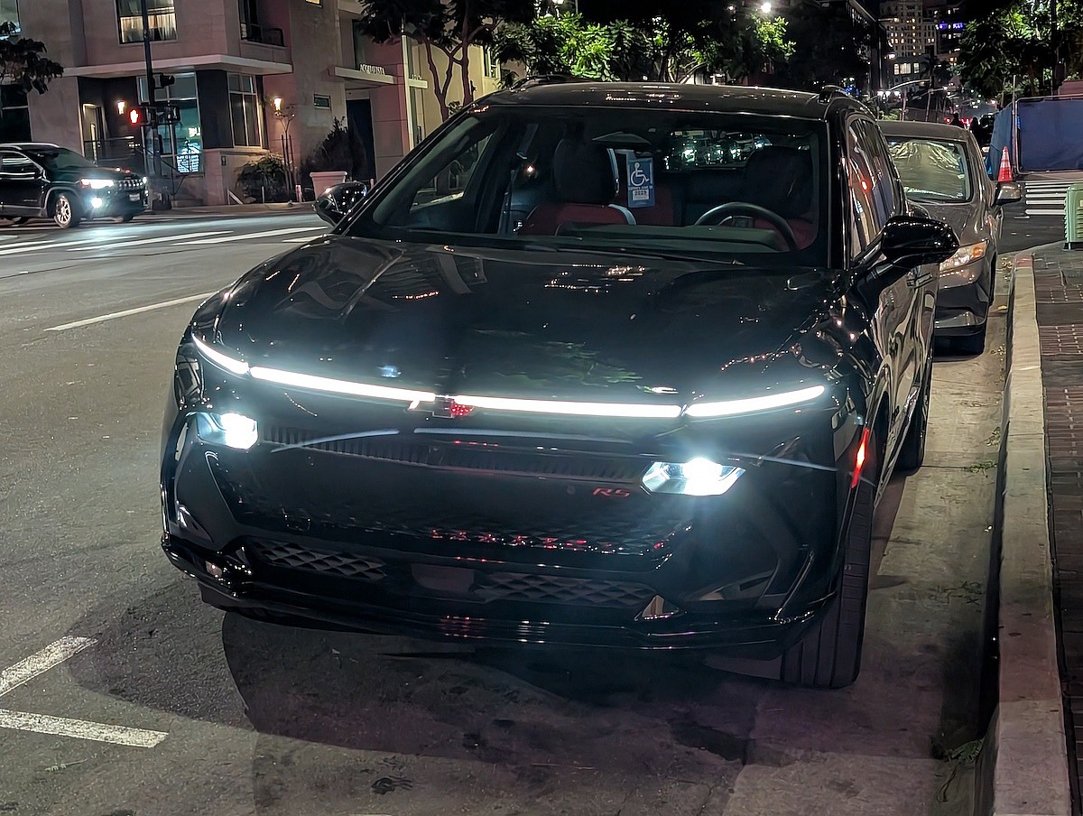 The Chevrolet Equinox EV Impressed Me So Much, I Bought It After Reviewing It 3 2024 Chevrolet Equinox Ev Rs Center Light Bar