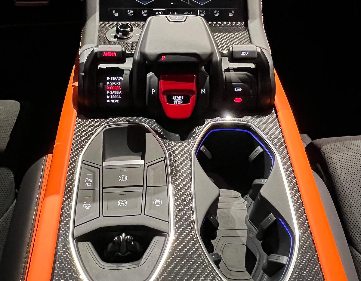 The Lamborghini Urus Se Command Center And Yes, 11 Drive Modes