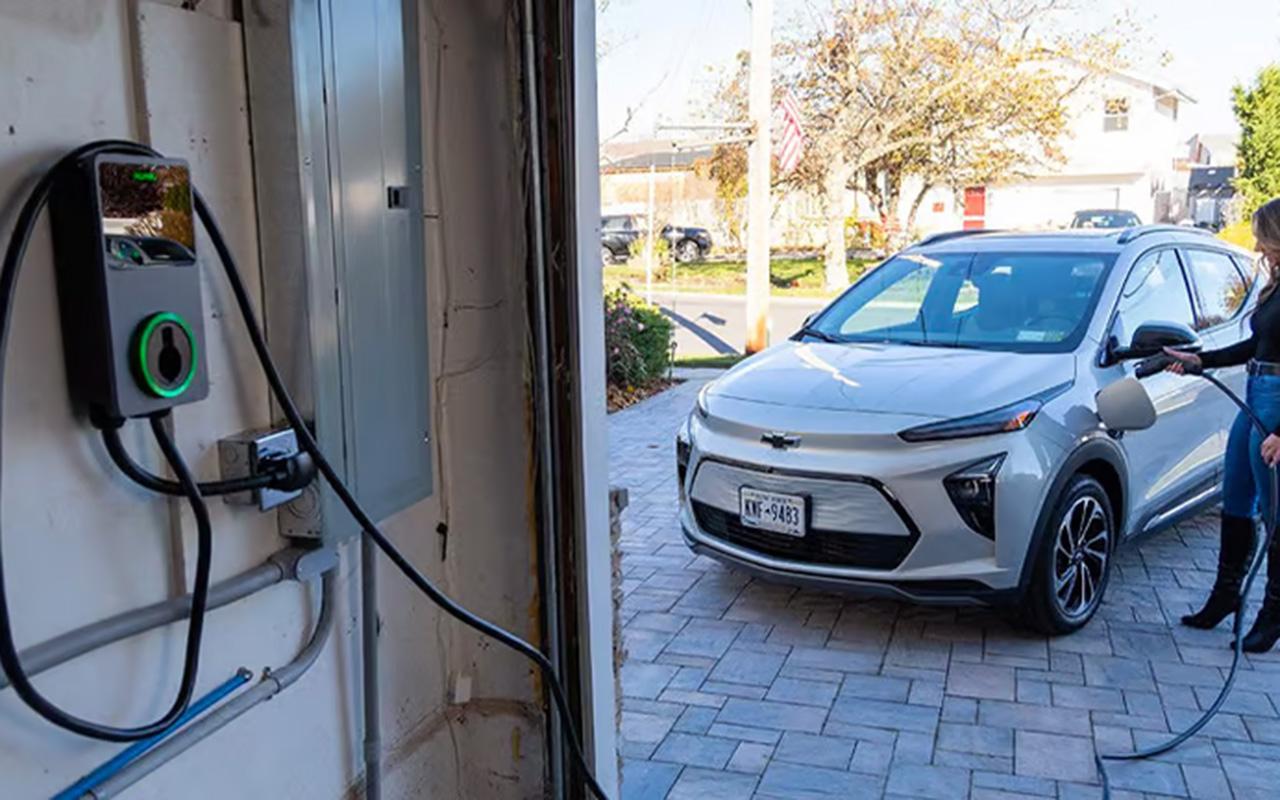 Electric Cars for Single Moms: Pros, Cons and What to Consider in EVs 2 Electric Cars Ev Purchase