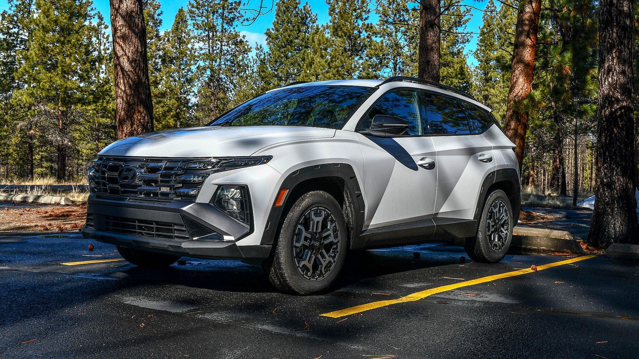 The Side Profile Of The Hyundai Tucson Xrt