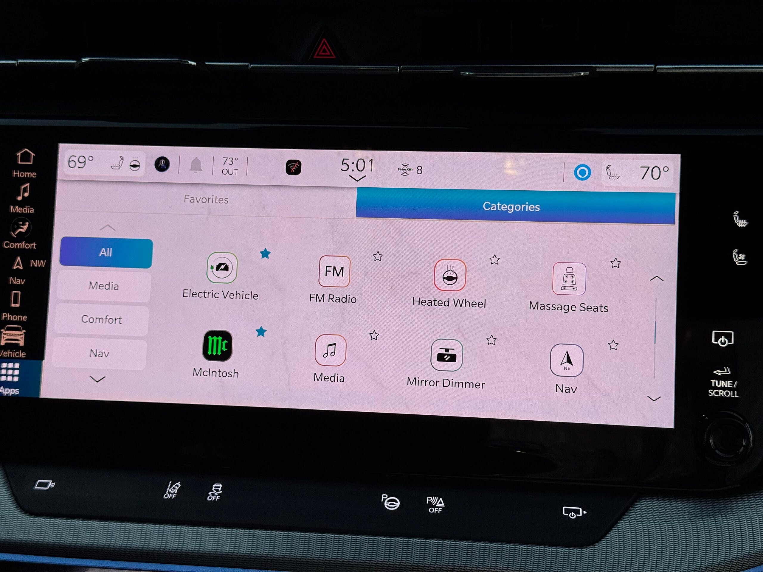 A Girls Guide To Cars | Jeep Wagoneer S First Drive: All The Jeep Love, Electrified - The Multimedia Display In The Jeep Wagoneer S Scaled