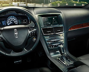 2013 Lincoln MKT Review: Pro-Quality Passenger Comforts; Luxury All Around 3 A Girls Guide To Cars | 2013 Lincoln Mkt Review: Pro-Quality Passenger Comforts; Luxury All Around - Lincoln Mkt Interior