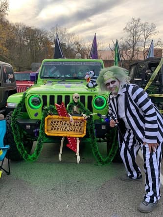 Holiday Car Decorating Inspiration...from My Jeep Community!
