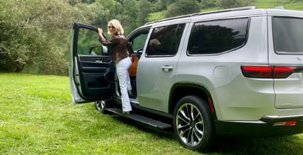 Jeep Grand Wagoneer