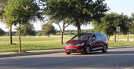 Chrysler Pacifica Hybrid Minican