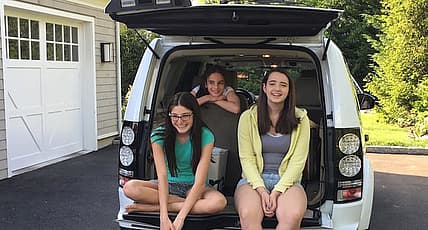 A Girls Guide To Cars | Used: 2016 Land Rover Lr4 Hse Review: The Luxury Of Adventure - Lr4 Feature Image