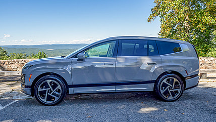 The Side Profile Of The 2026 Hyundai Ioniq 9 Calligraphy