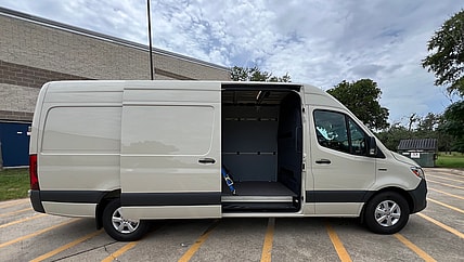 The Mercedes-Benz Esprinter