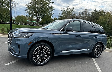 Want a Hidden Gem That Whispers Quiet Luxury? Take the 2025 Lincoln Aviator For a Spin 3 The 2025 Lincoln Aviator