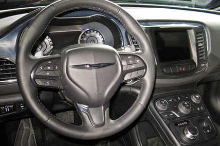Chrysler 200,