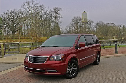 A Girls Guide To Cars | 2016 Chrysler Town &Amp; Country - The Perfect Holiday Ride - 2016 Town And Country Chrysler
